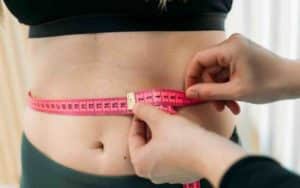 Lire la suite à propos de l’article Comment se débarrasser de la graisse abdominale chez la femme ?