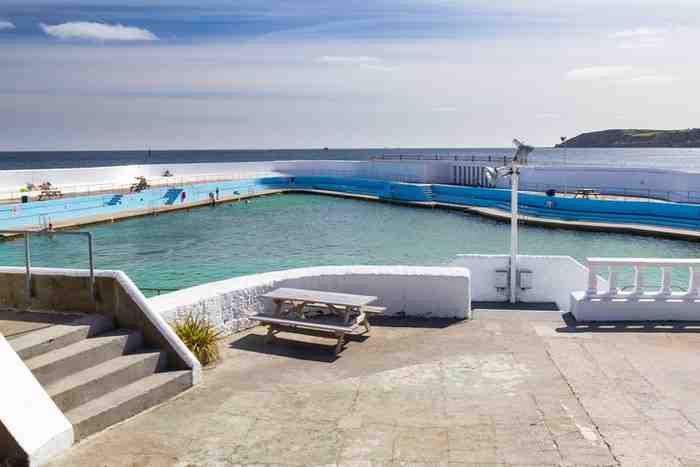 You are currently viewing Bord de mer avec piscine